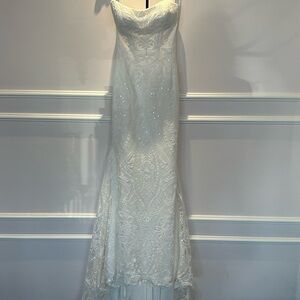 Chic Strapless White Gown